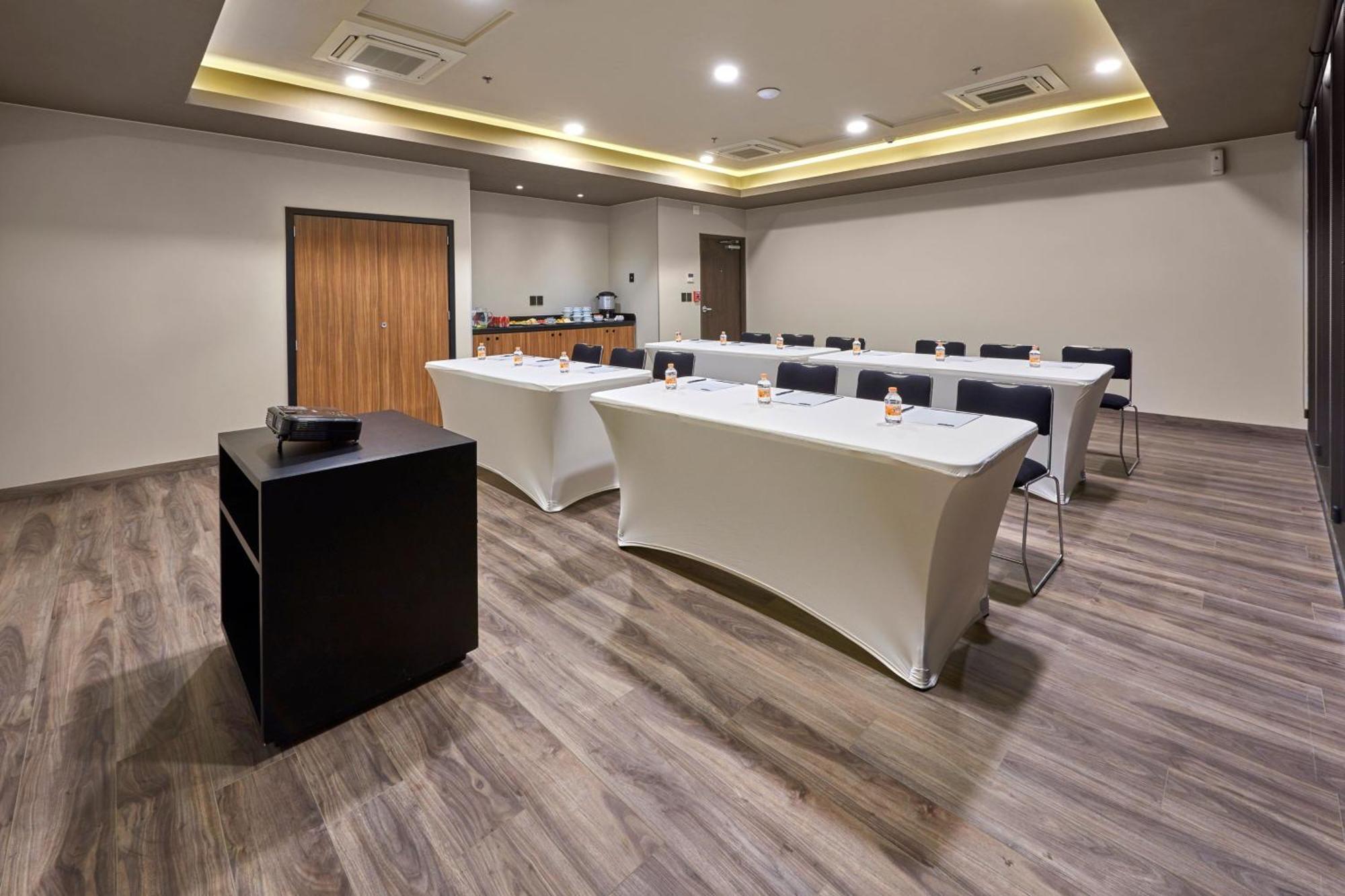 City Express Plus By Marriott Ciudad De Mexico Interlomas Ngoại thất bức ảnh
